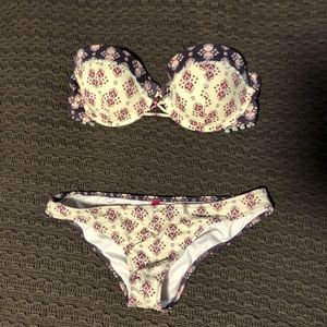 Victoria’s Secret printed swimsuit set